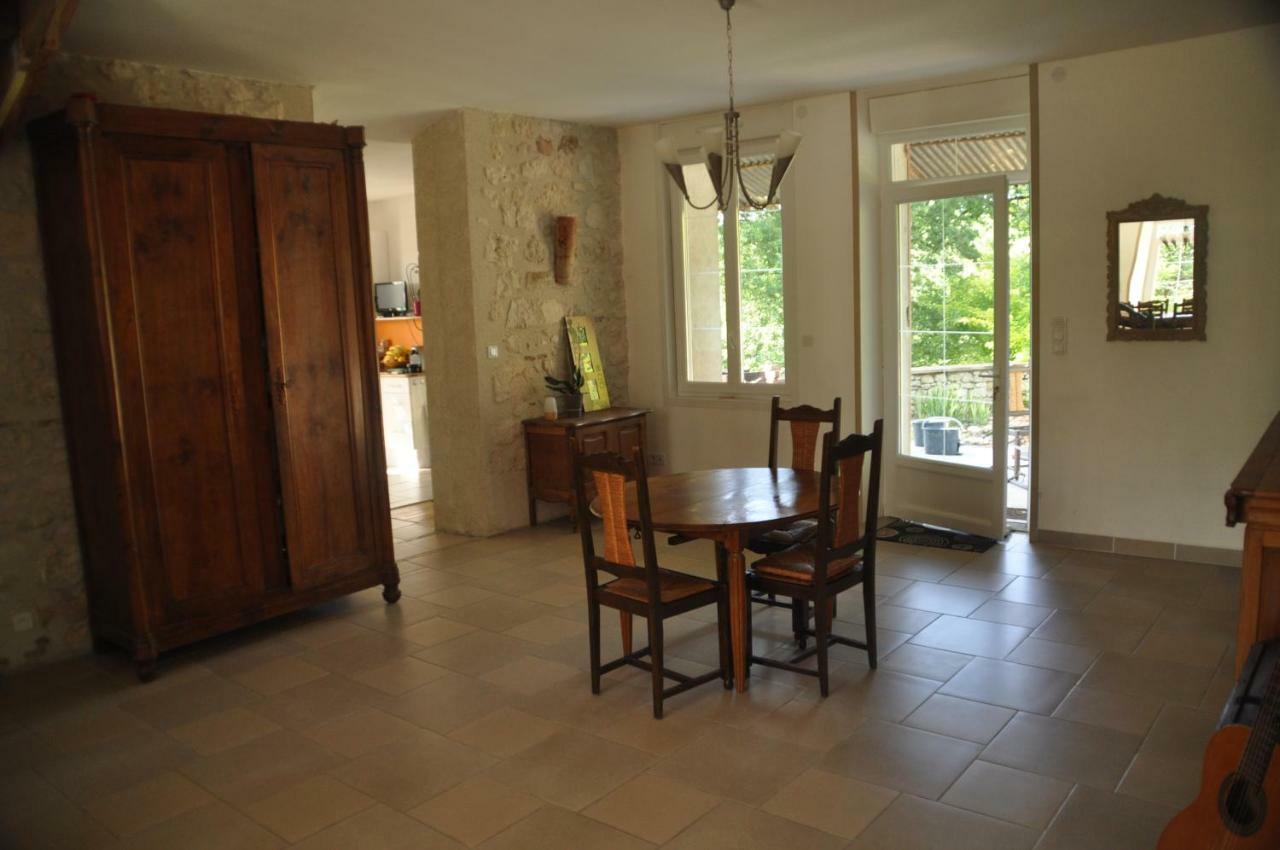 Loustalneou Bed & Breakfast Saint-Pierre-de-Clairac Exterior photo
